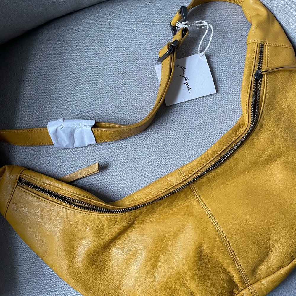 NWT Free People Idle Hands Sling Bag - Picture 2 of 11
